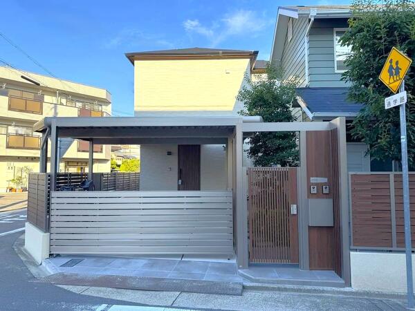 LIXILプラスGのクローズ外構